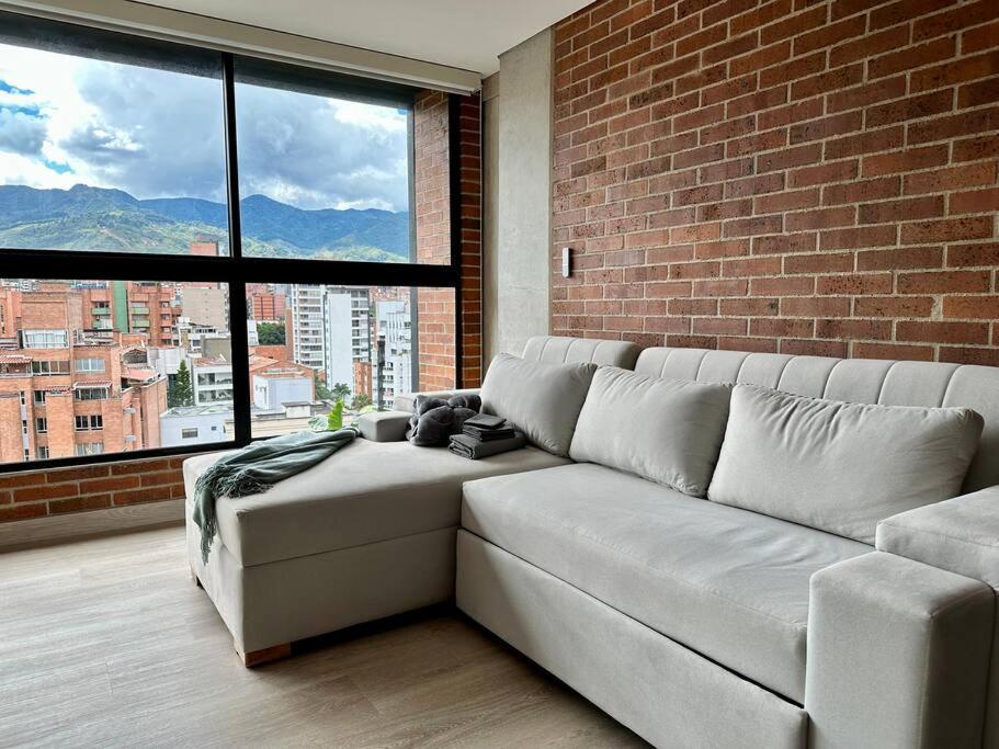 Apartment Prime Location In Laureles With Ac & View Medellin
