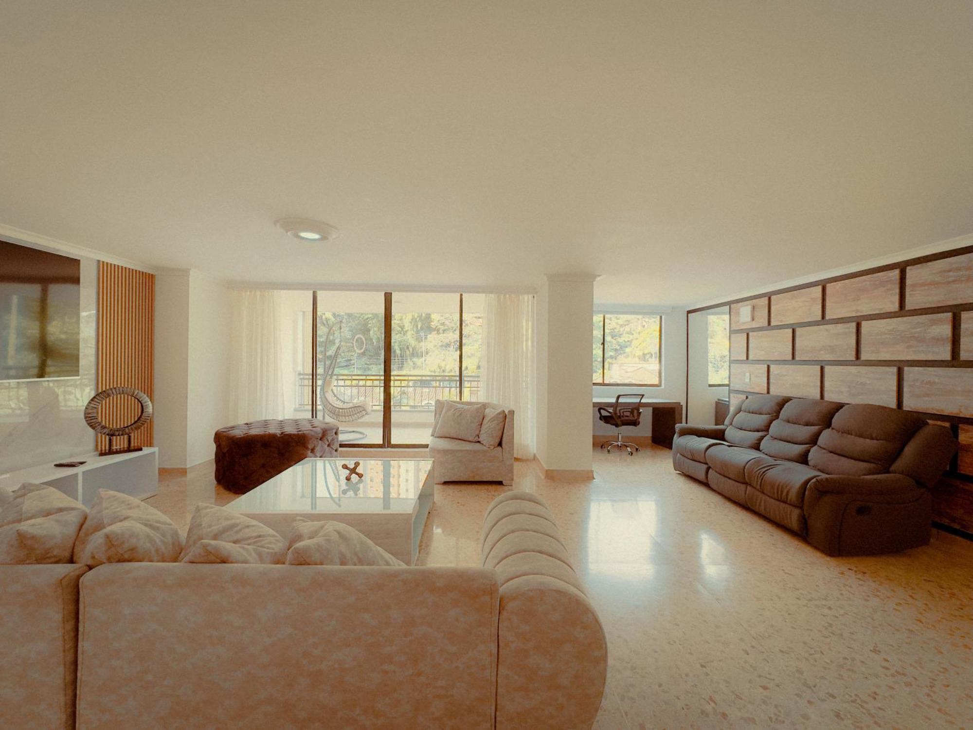 Apartamento 5 Hab, Espacioso, Piscina, Al Lado Del Tesoro! Medellín