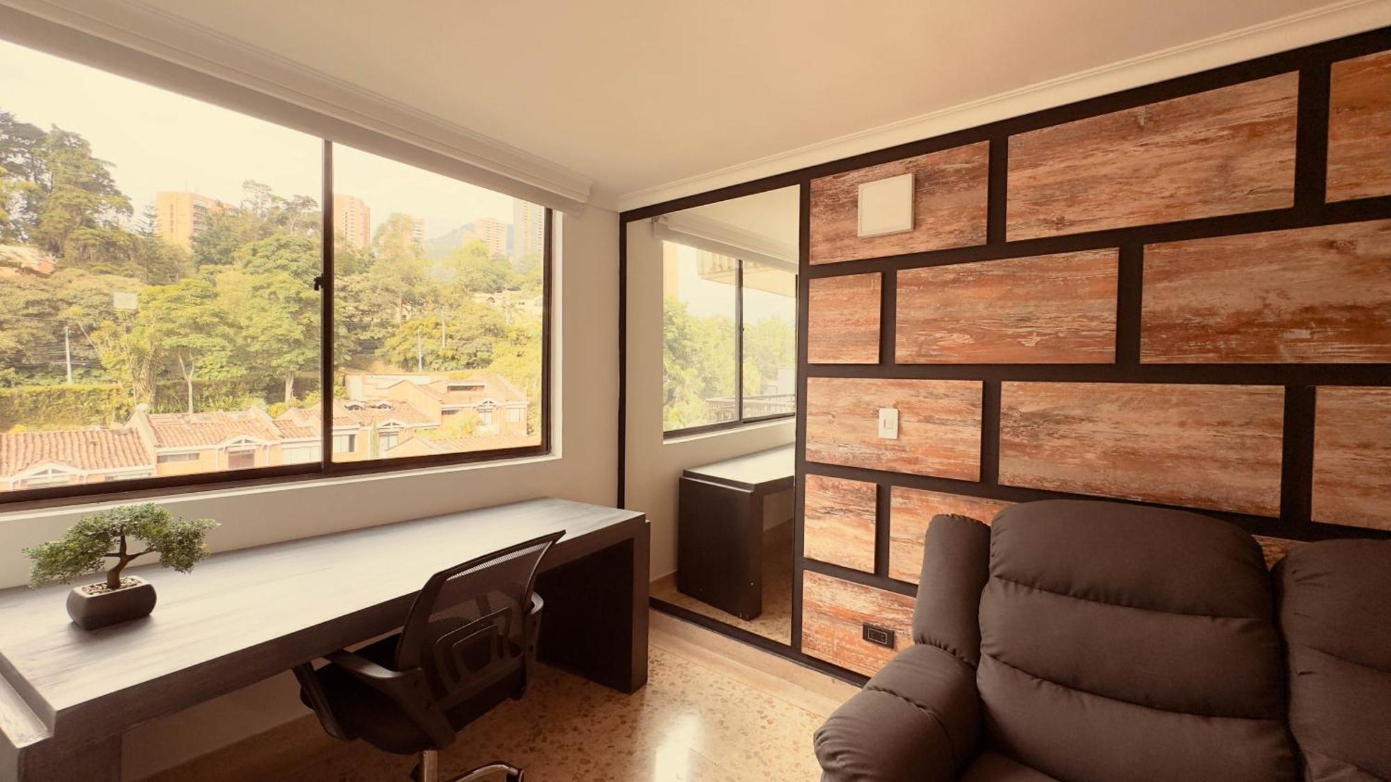 Apartamento 5 Hab, Espacioso, Piscina, Al Lado Del Tesoro! *