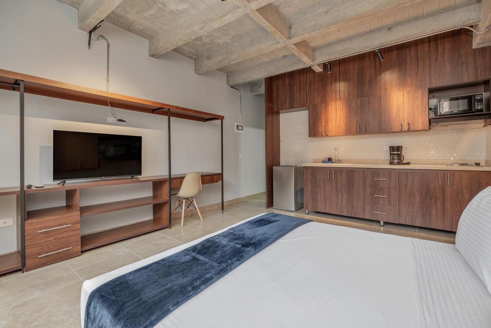 The H Hub By Housy Host * Medellín