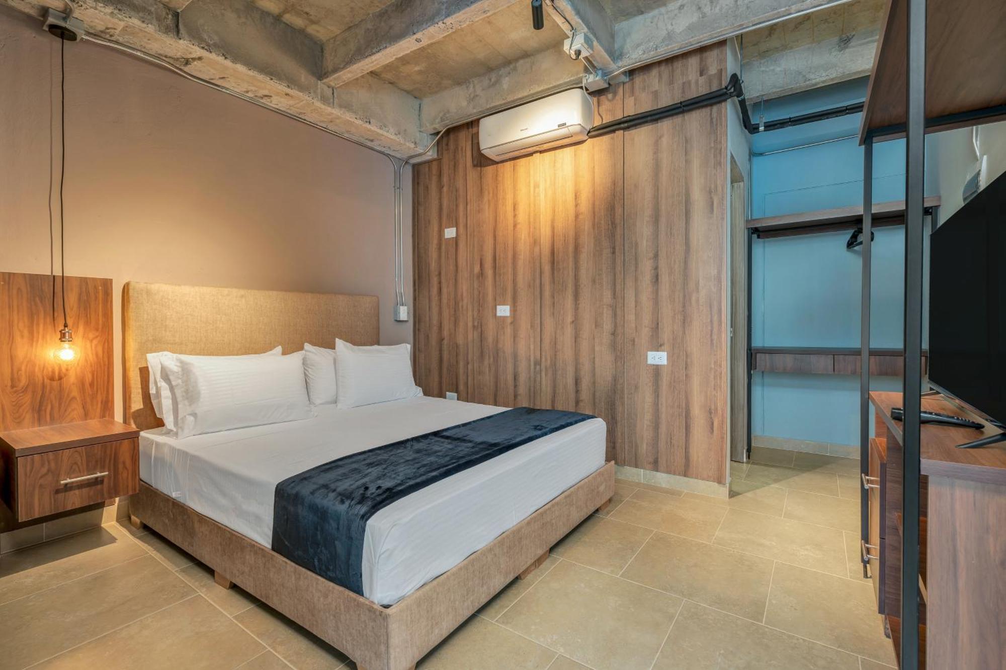 The H Hub By Housy Host * Medellín