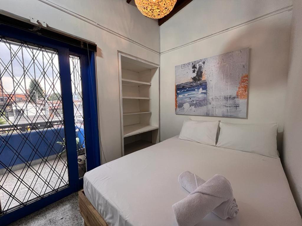 Emporium Boutique Guadalupe Laureles 3*