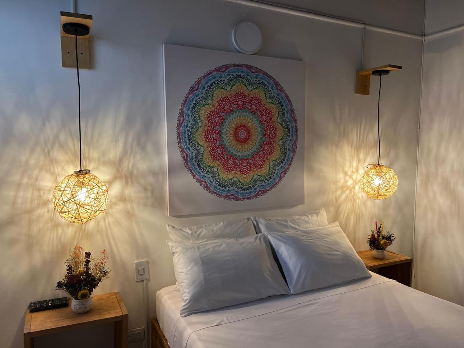 Emporium Boutique Guadalupe Laureles 3*