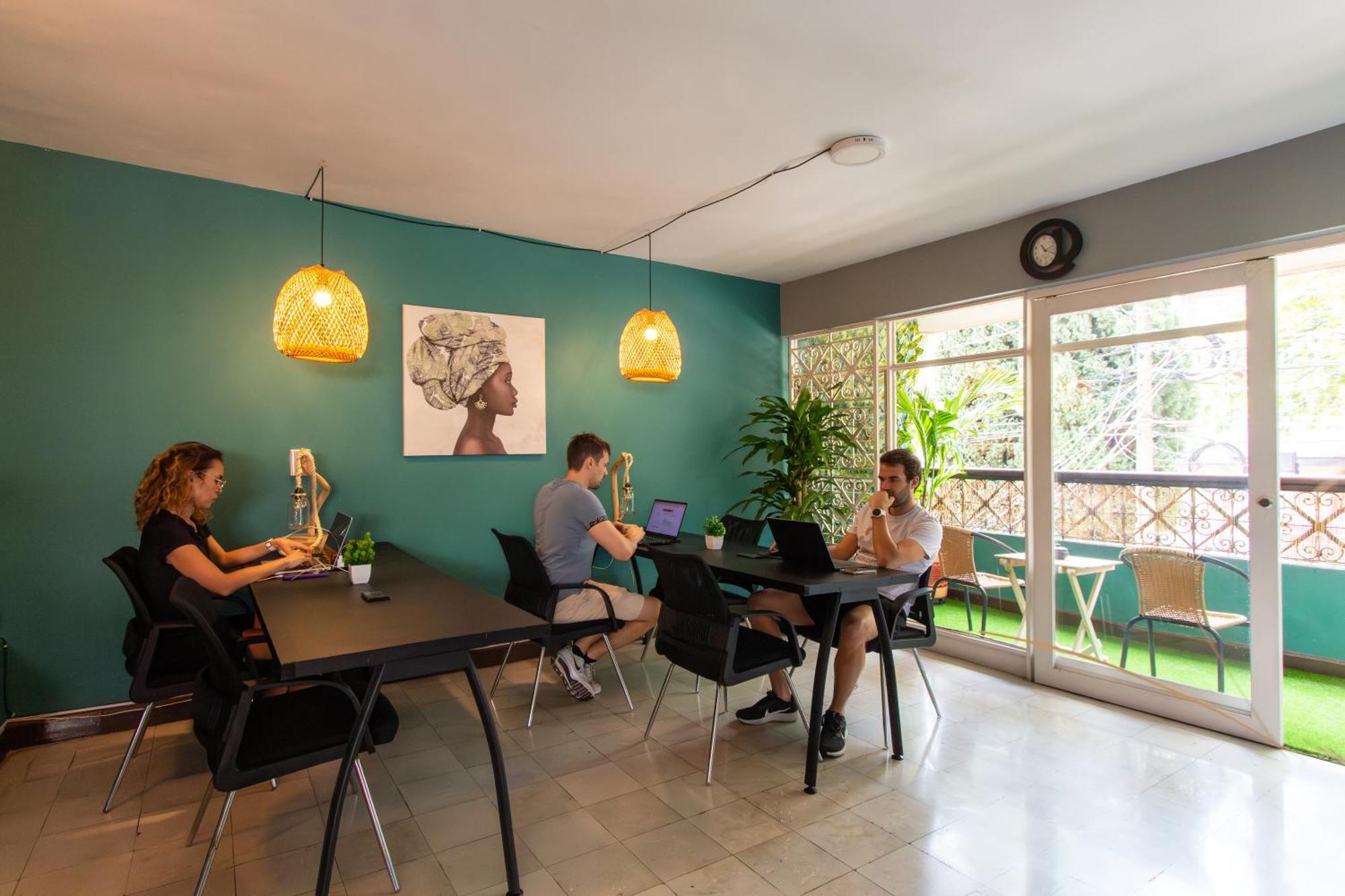 Hostal Conomad House - Coliving & Coworking