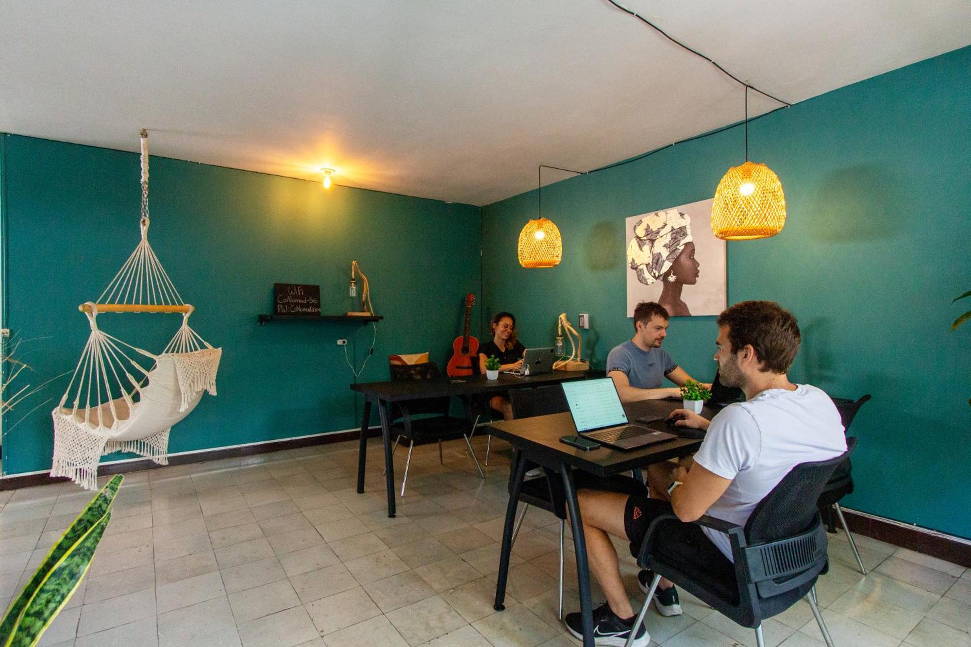 Hostal Conomad House - Coliving & Coworking Medellín
