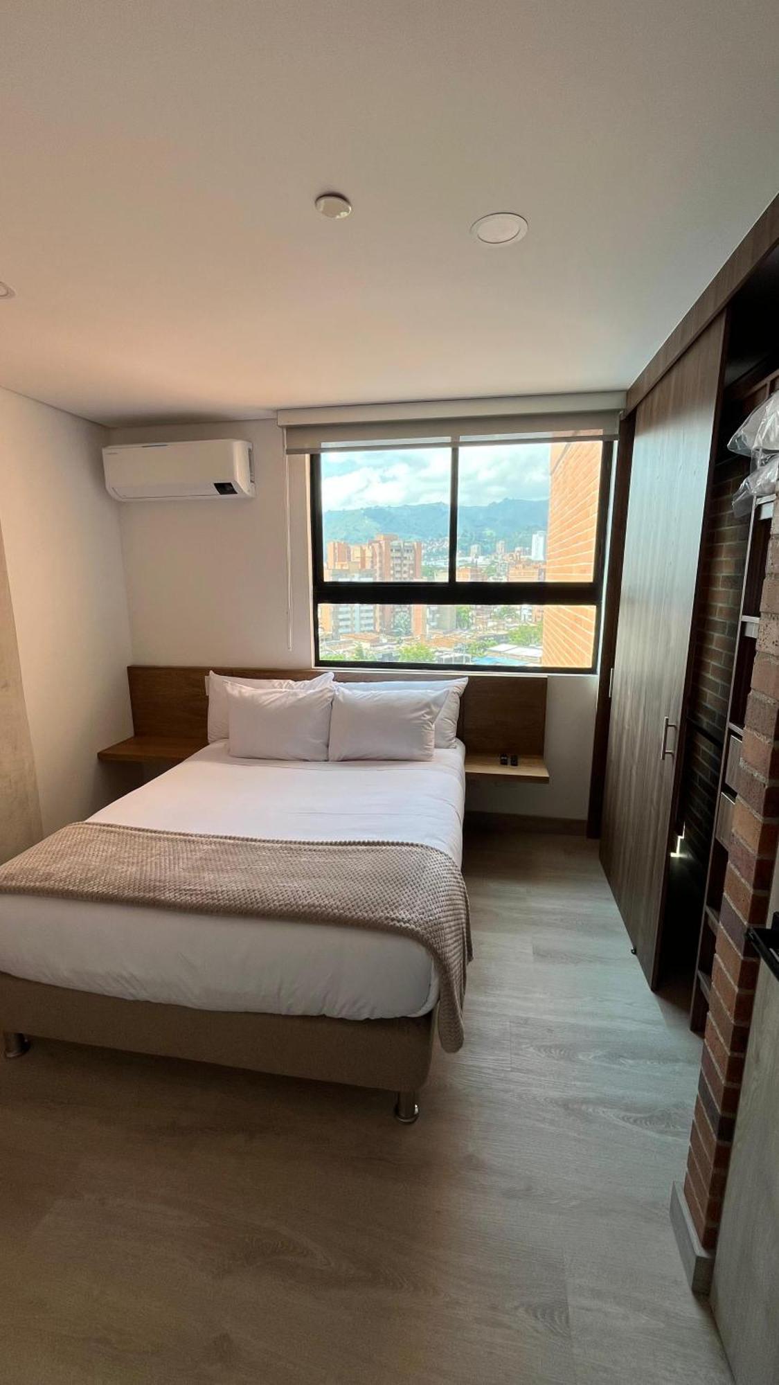 Kyux * Medellín