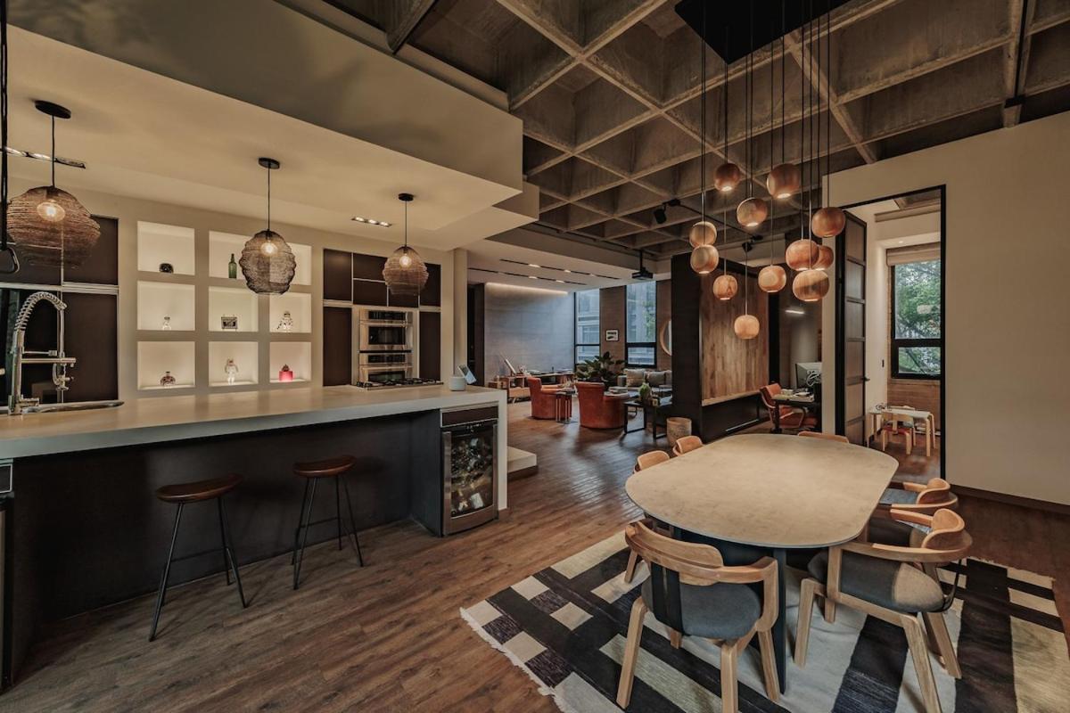 Designer Loft, Unique Location, Provenza, Lleras Apartamento