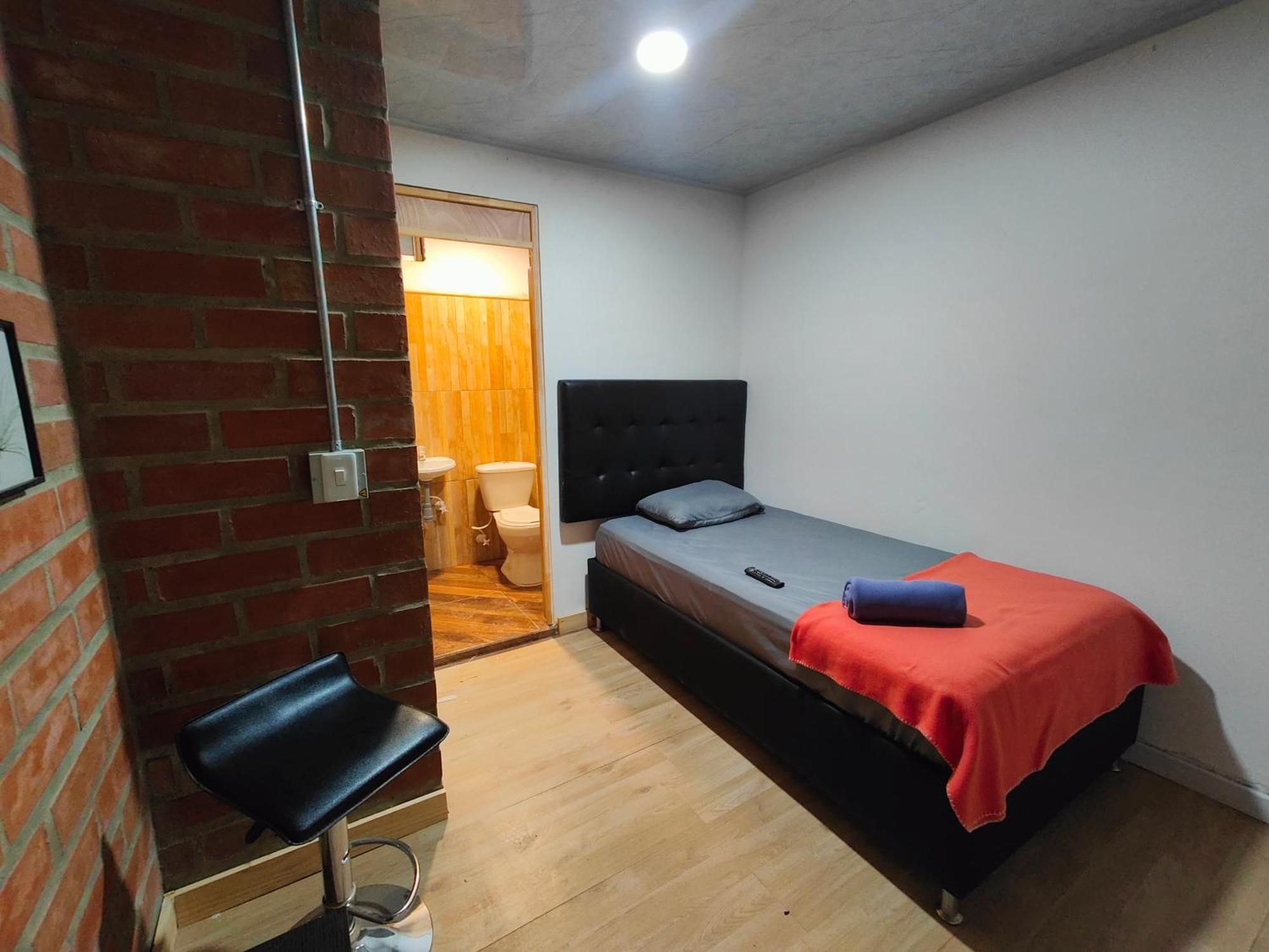 1243 Living 4*