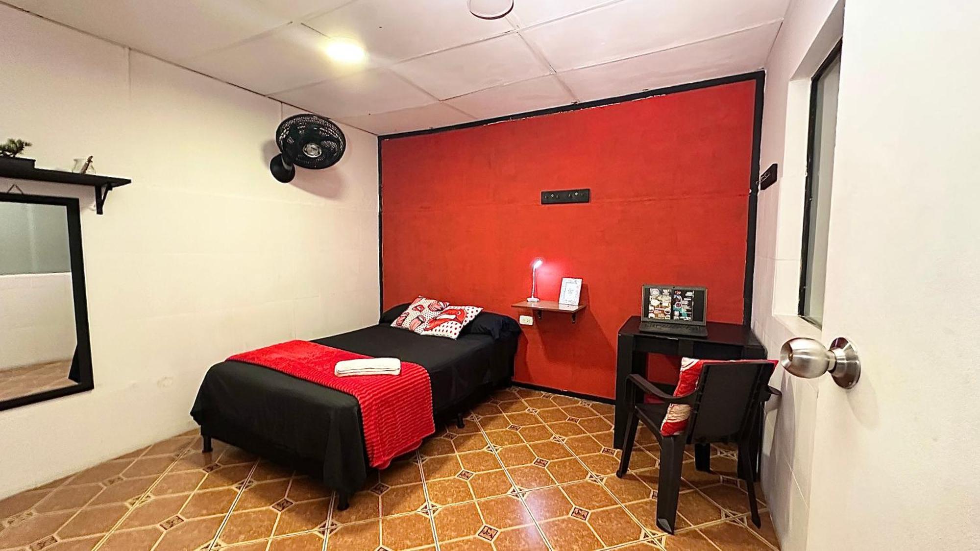Casa Egos Pop Laureles