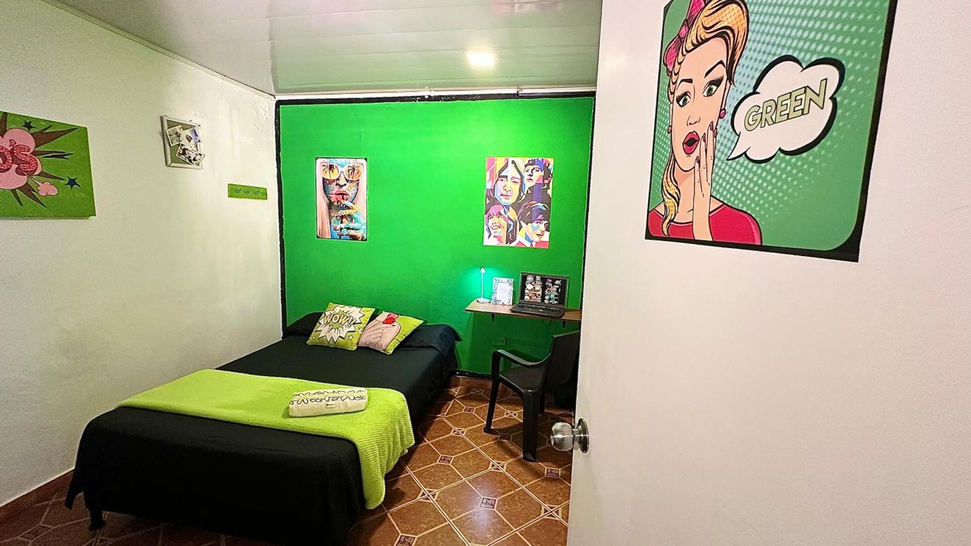 Guest house Casa Egos Pop Laureles 2*