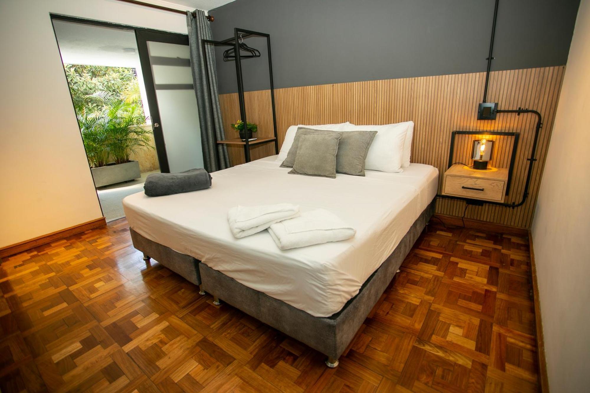 Lorel Spring Luxury Cozy And Relaxing 5br-ac-wifi-jacuzzi-ac-laundry Medellín