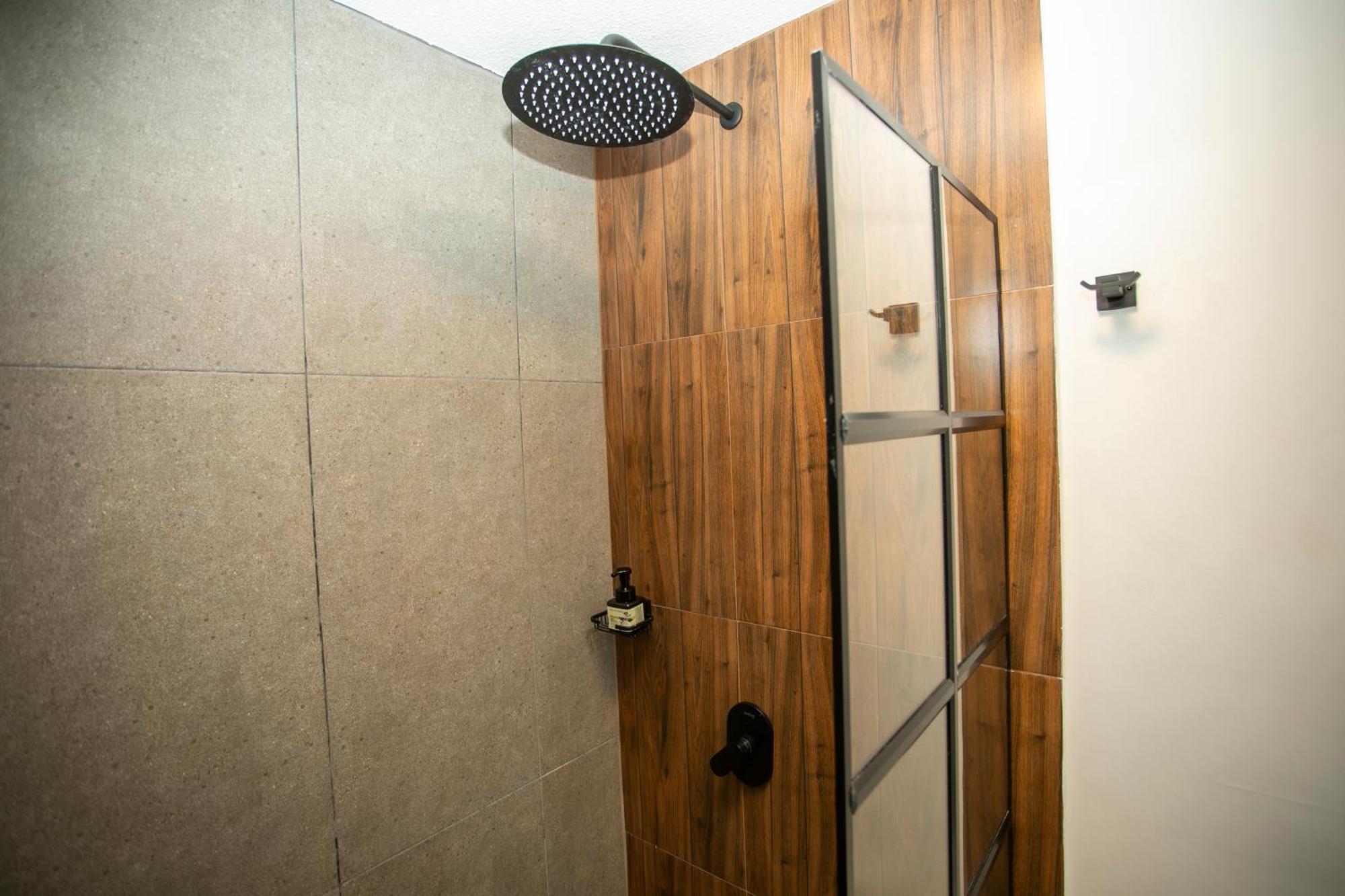 Lorel Spring Luxury Cozy And Relaxing 5br-ac-wifi-jacuzzi-ac-laundry Сasa de vacaciones