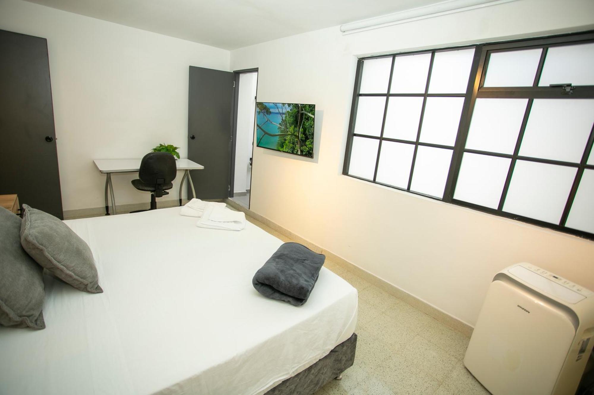 Lorel Spring Luxury Cozy And Relaxing 5br-ac-wifi-jacuzzi-ac-laundry Сasa de vacaciones Medellín