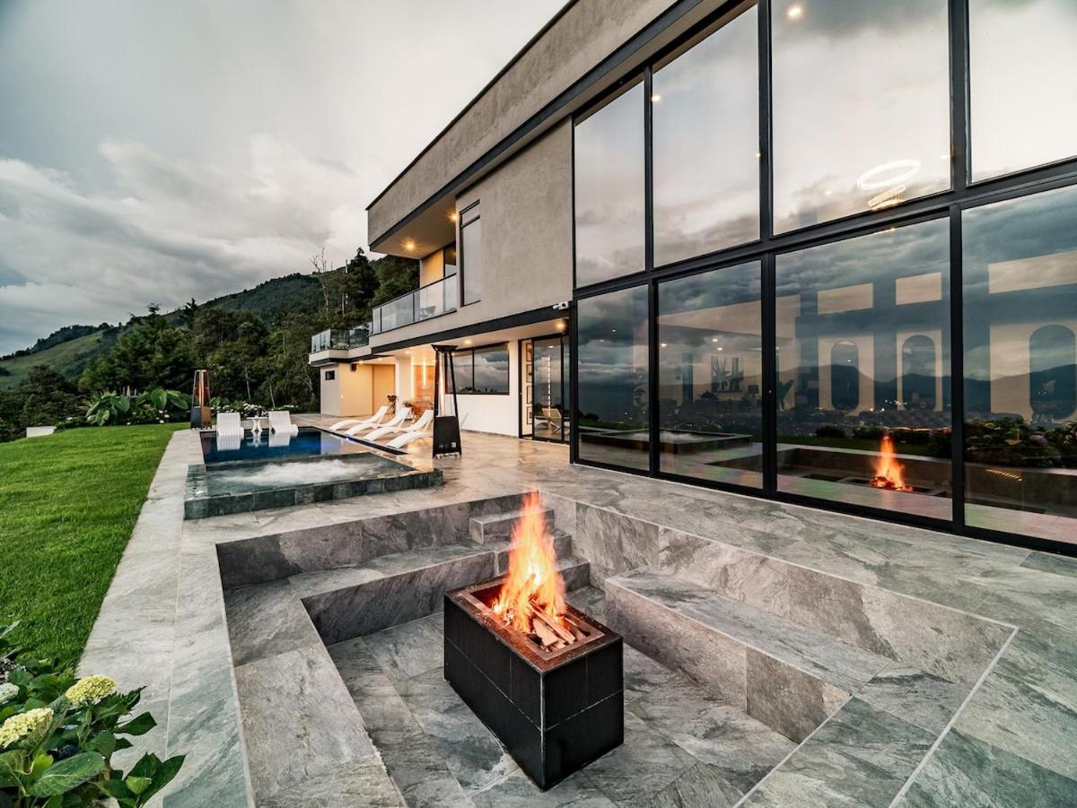 Exquisite Retreat In Villa Medellín