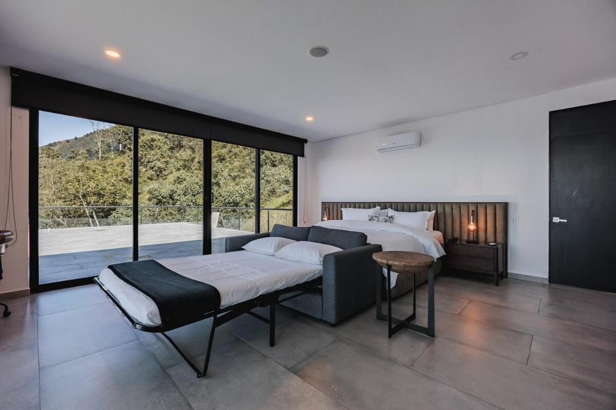 Villa Exquisite Retreat In Medellín
