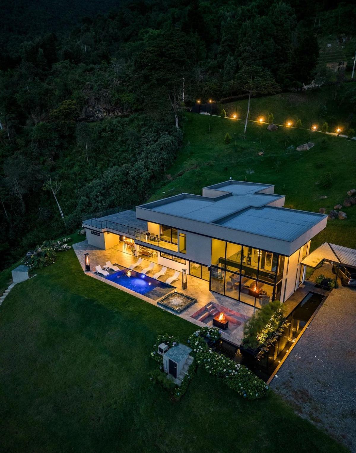Exquisite Retreat In Villa