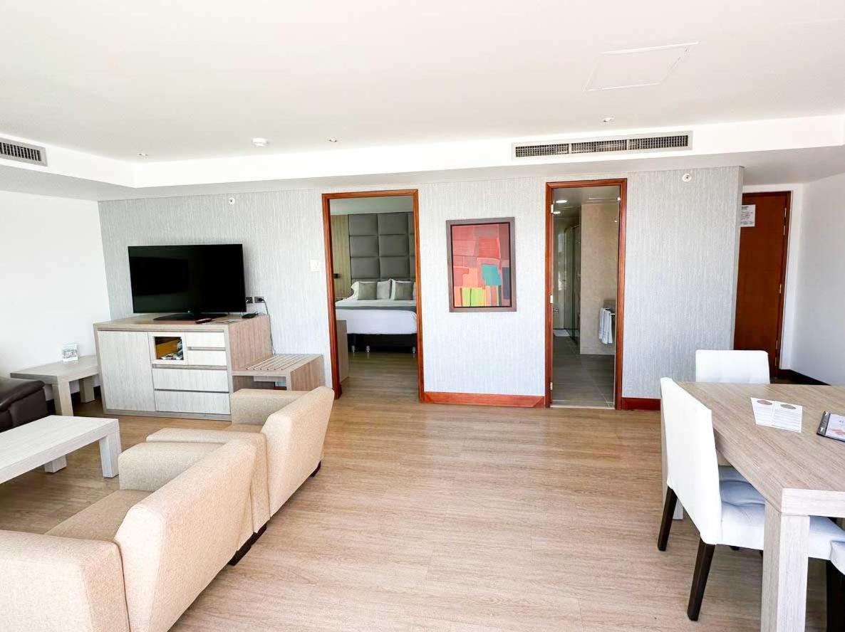 San Fernando Plaza Hotel 5*