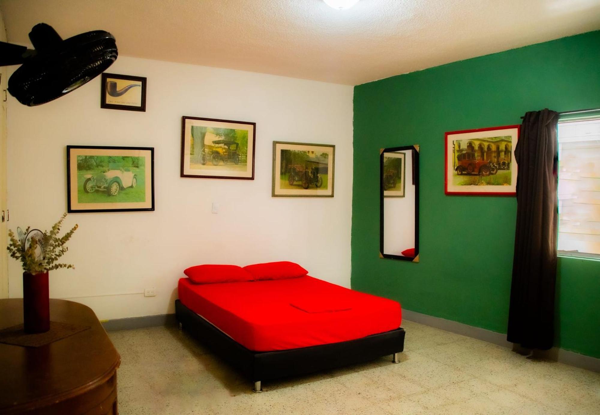 Casa Almarita - Hostal, Bar Y Restaurante