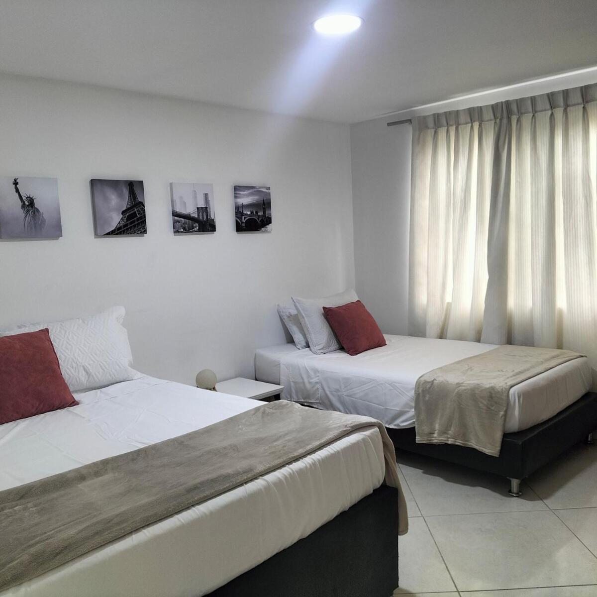 Comfortable And With Large Balcony In Belen * Medellín