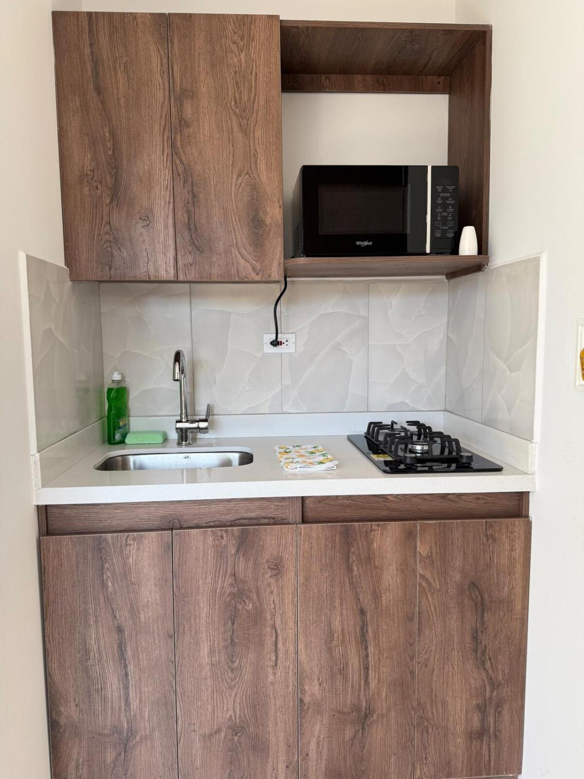 Apartamento Laureles 702 Faro 78 Queen Bed Con Aire
