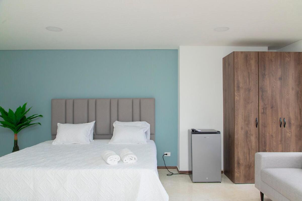 Laureles Faro 78 4 Queen Bed Con Aire *