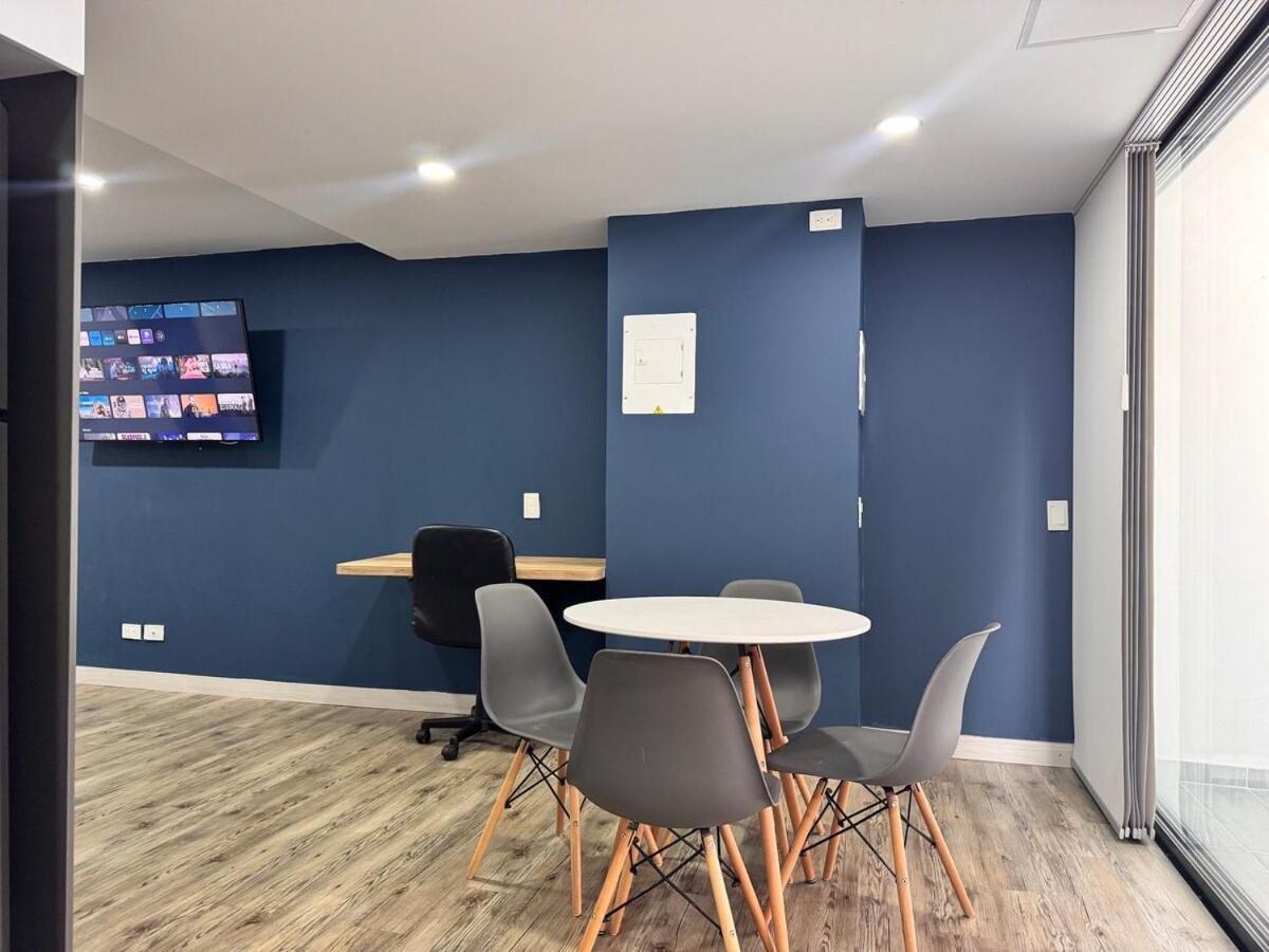 Terraza Privada En Laureles Con Aire Acondicionado Apartamento