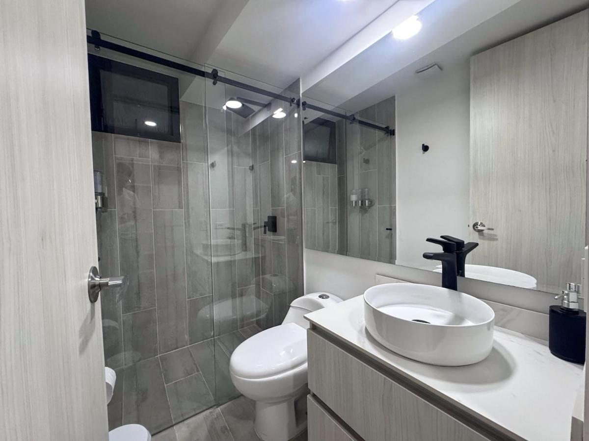 Terraza Privada En Laureles Con Aire Acondicionado * Medellín