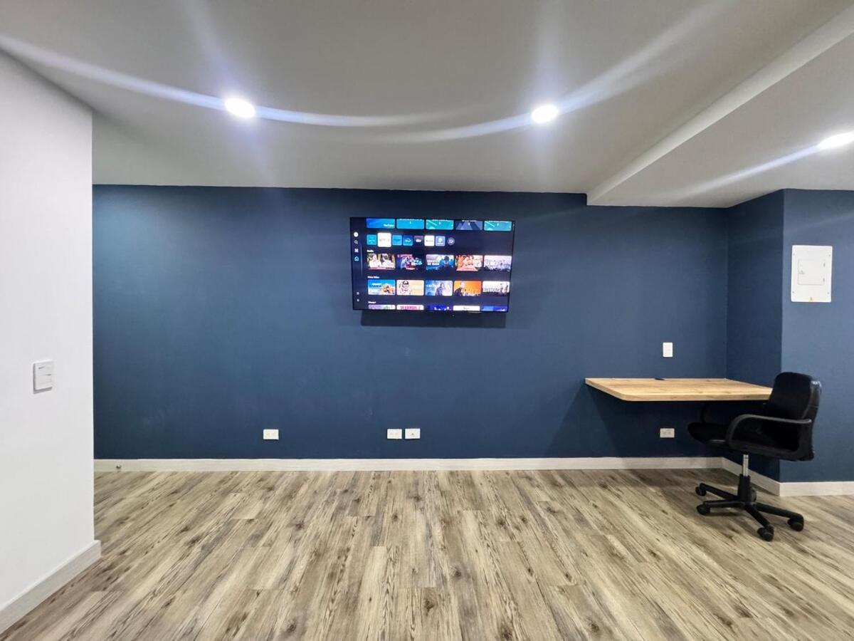 Terraza Privada En Laureles Con Aire Acondicionado