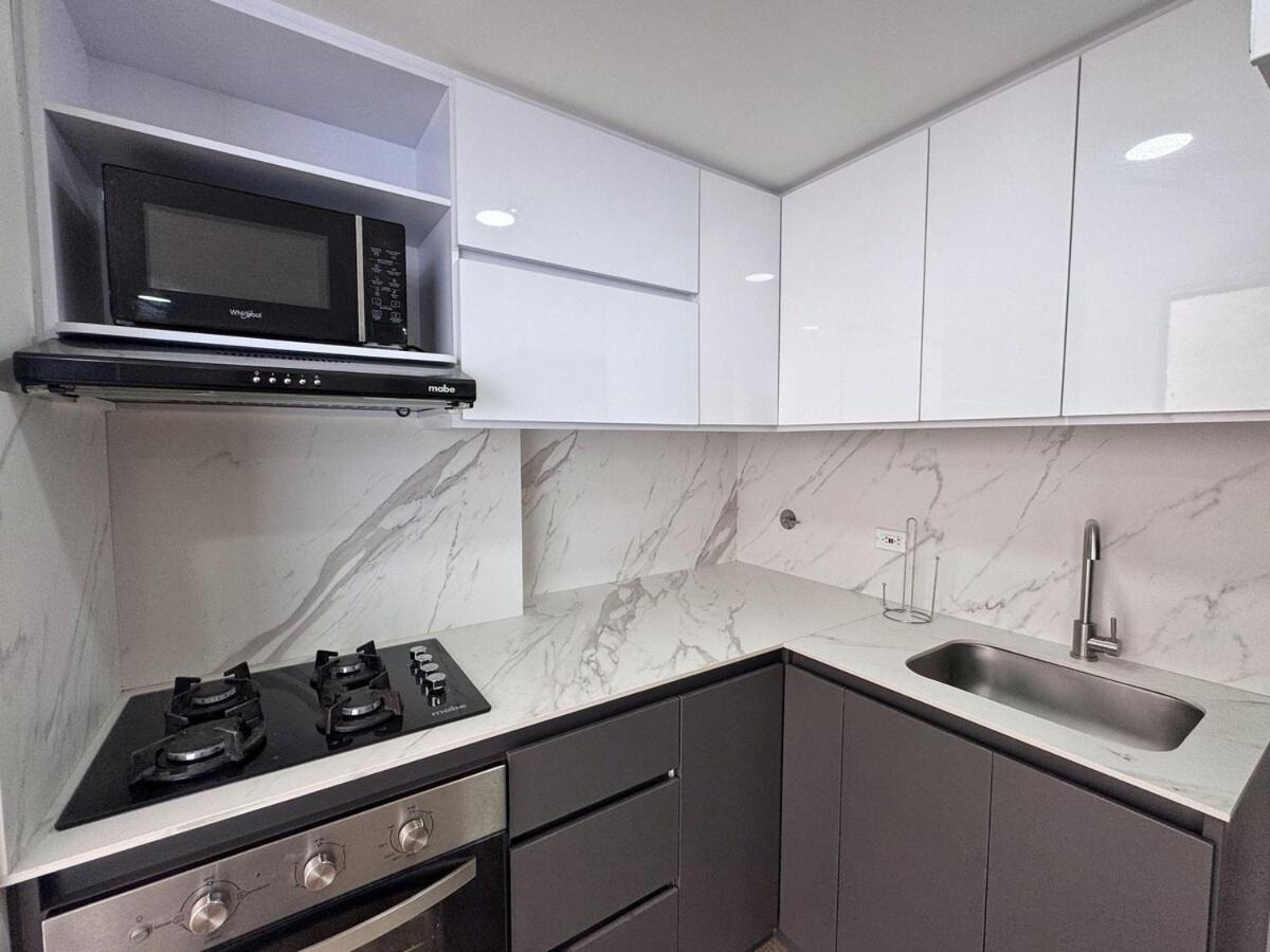 Terraza Privada En Laureles Con Aire Acondicionado
