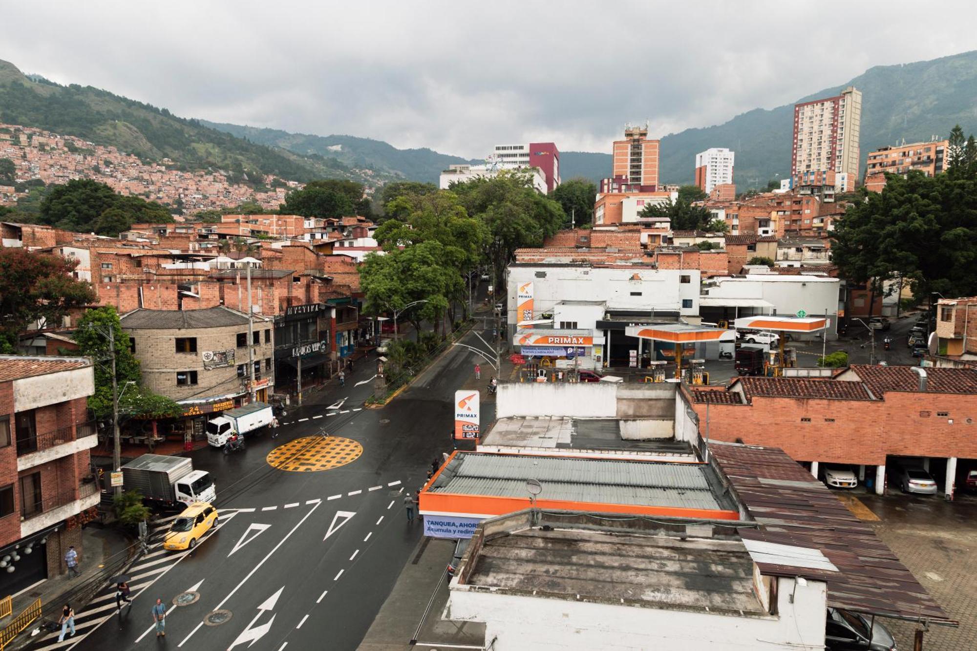 Bajo La Luna * Medellín