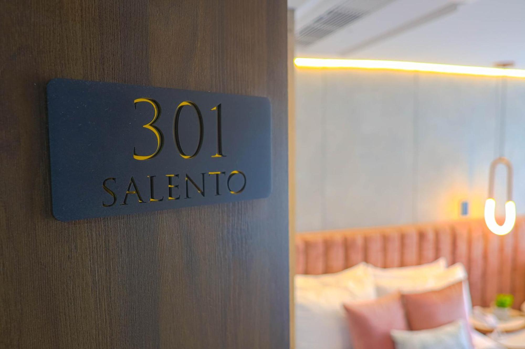 Glow 4* Medellín