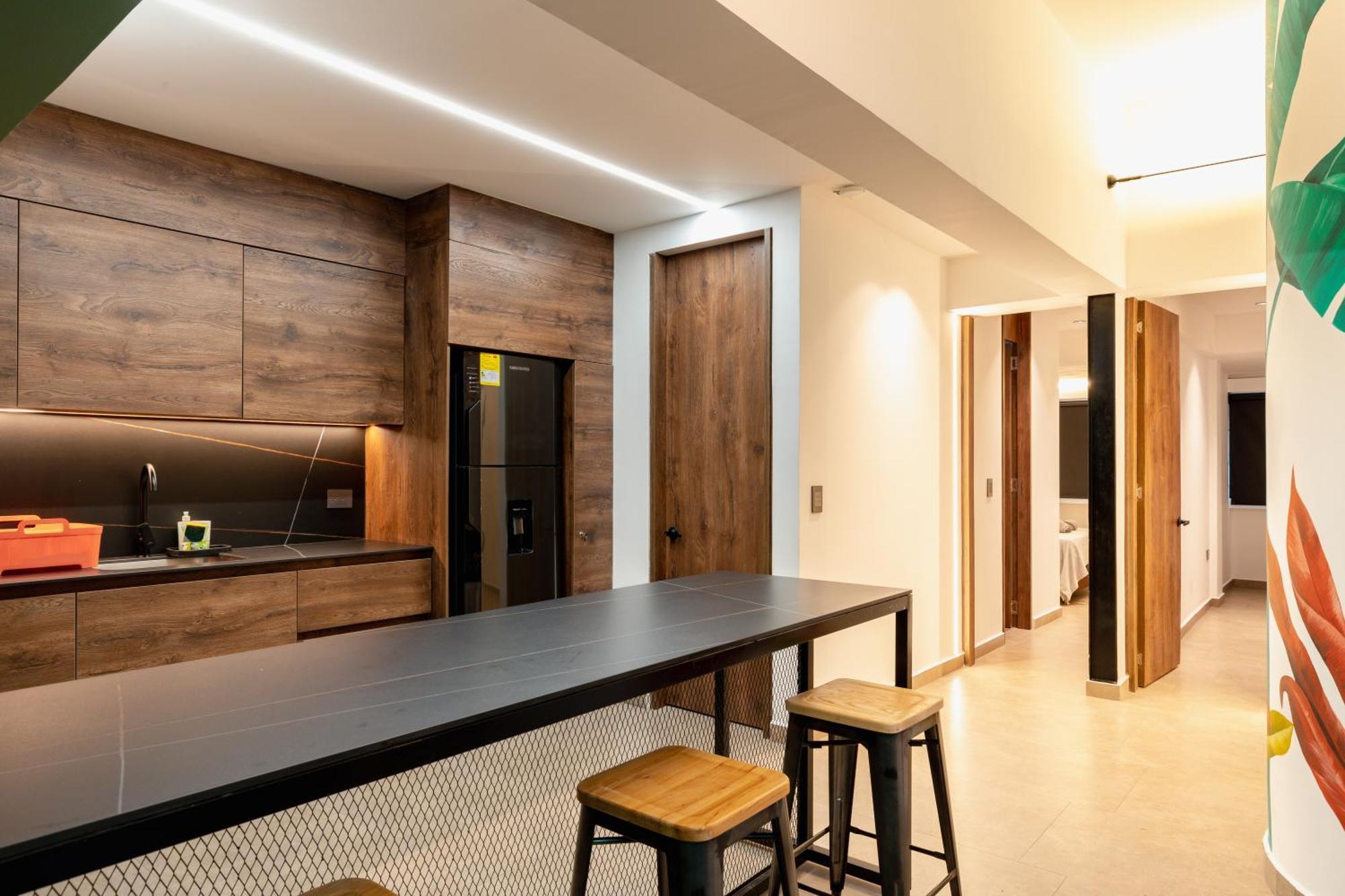 Ll 203 4br 4bath Close To Lleras Park - Poblado - * Medellín