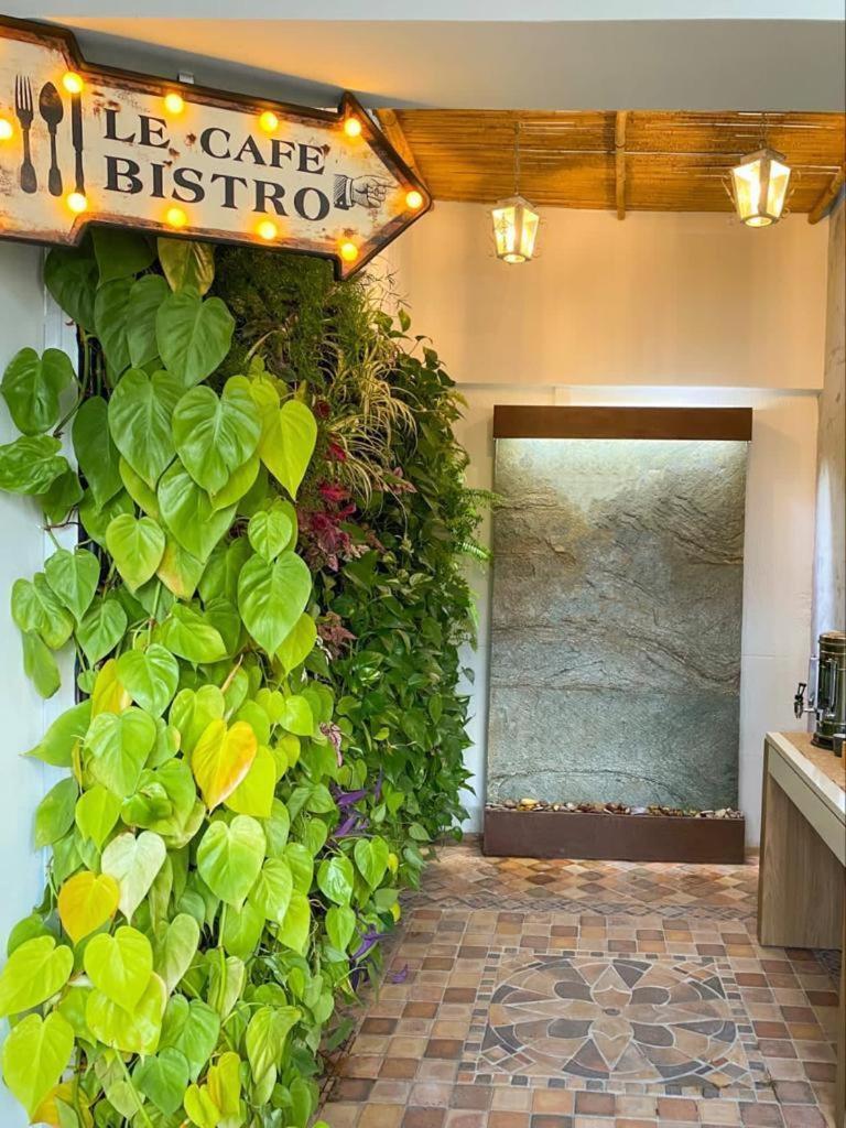 Hotel Tauro Black Cerca Al Estadio Atanasio Girardot Medellín