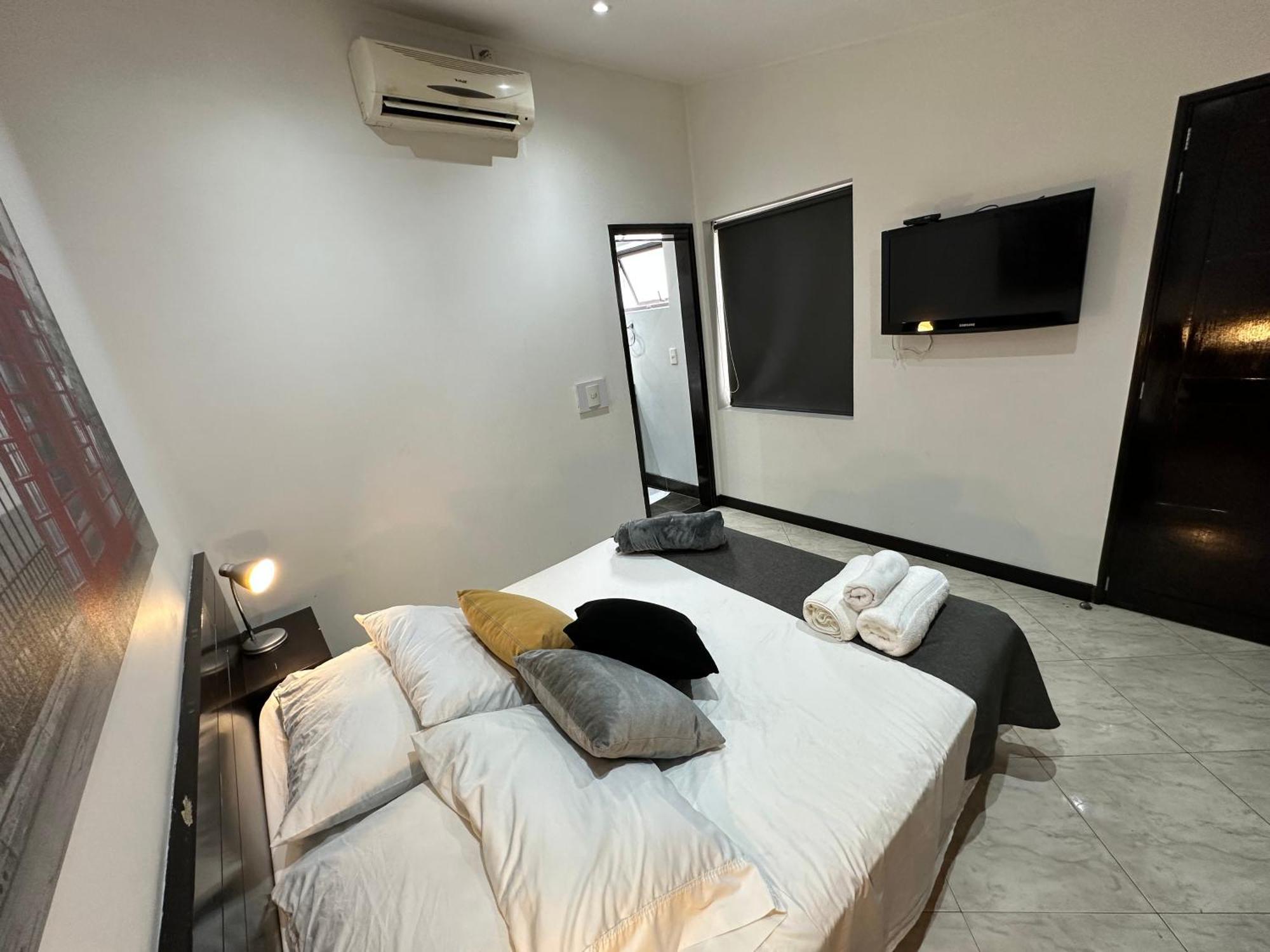London Suites, By Poblado Apartment Medellin