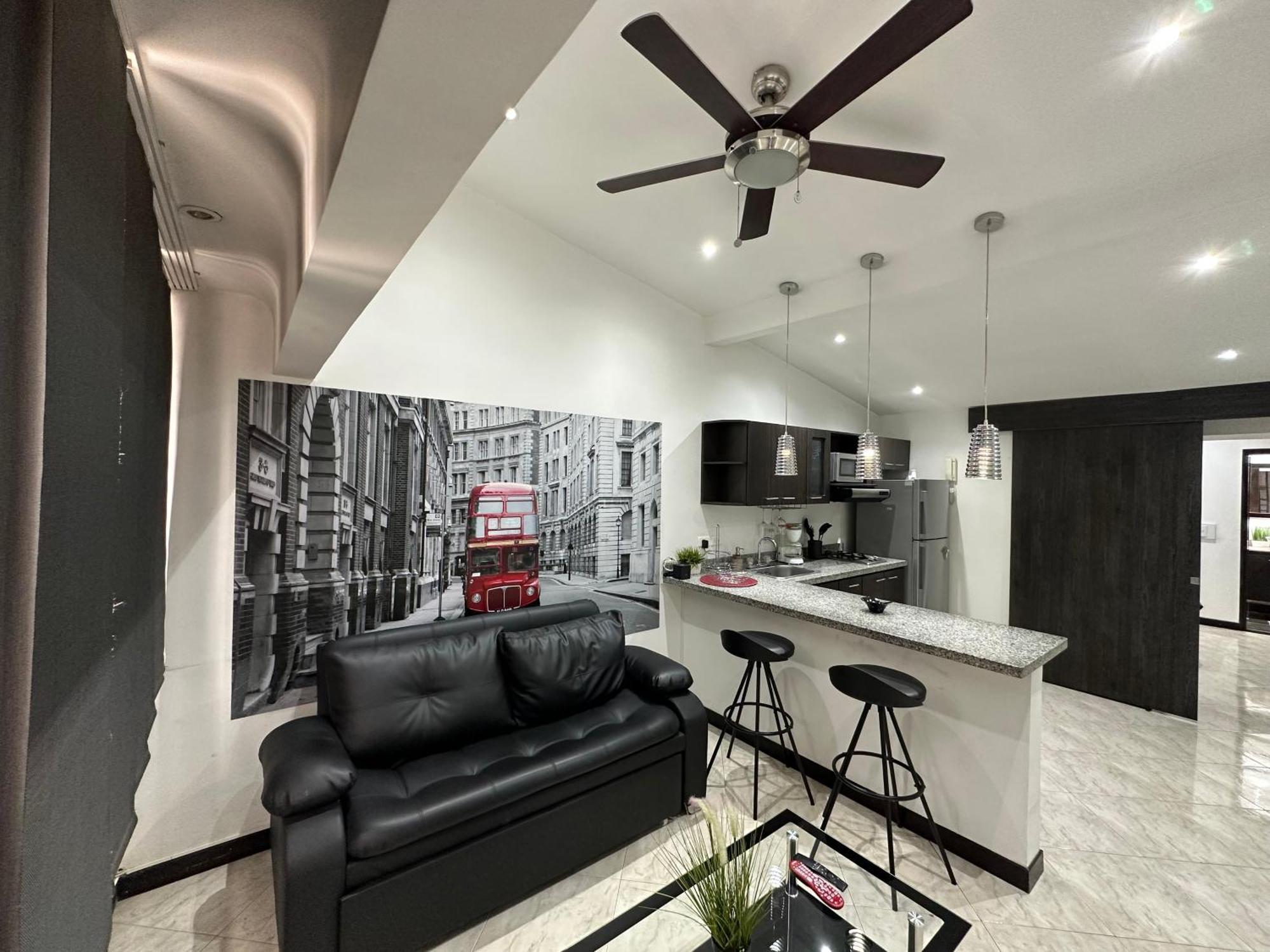 London Suites, By Poblado Apartment