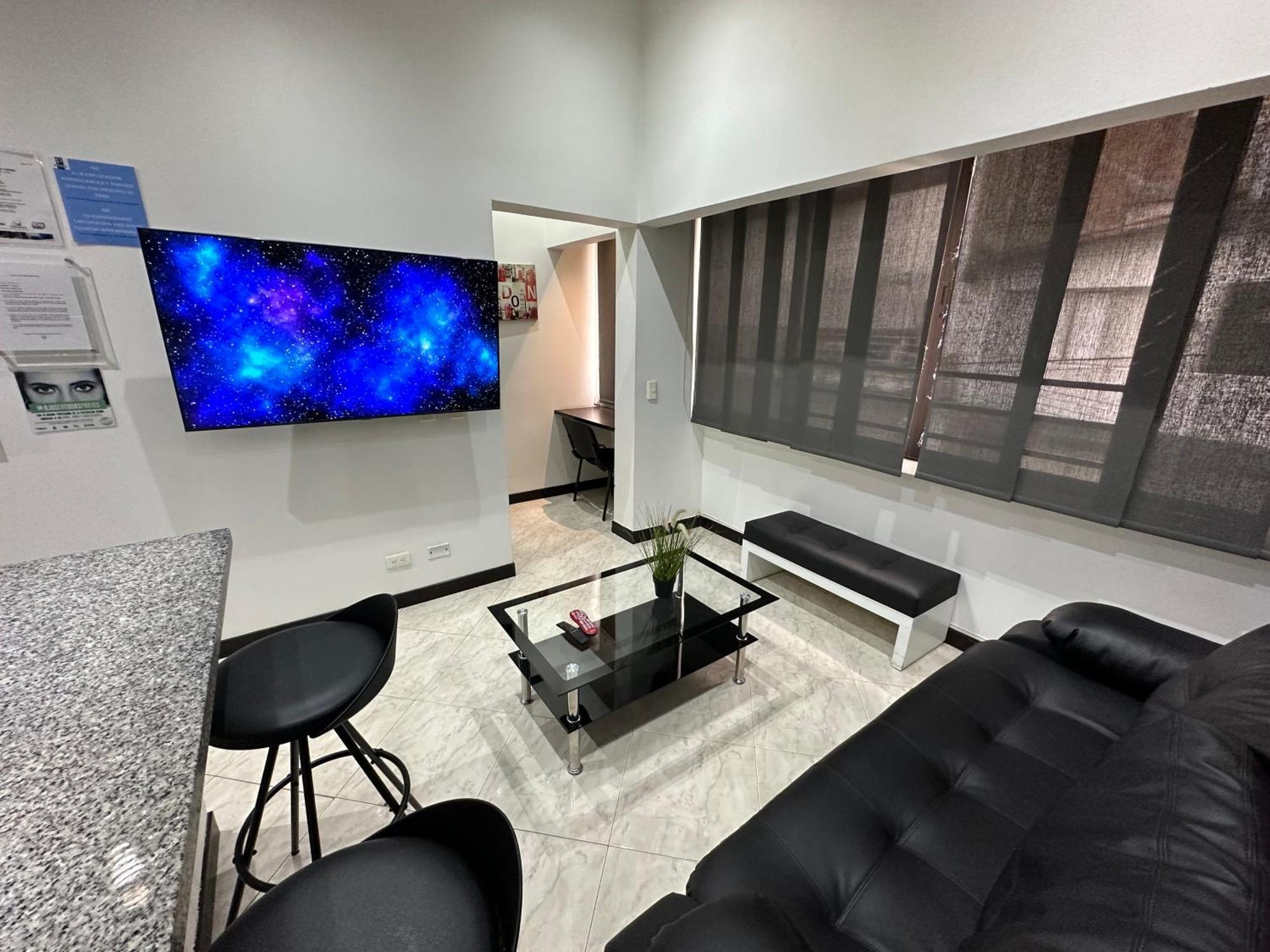 London Suites, By Poblado Apartment *