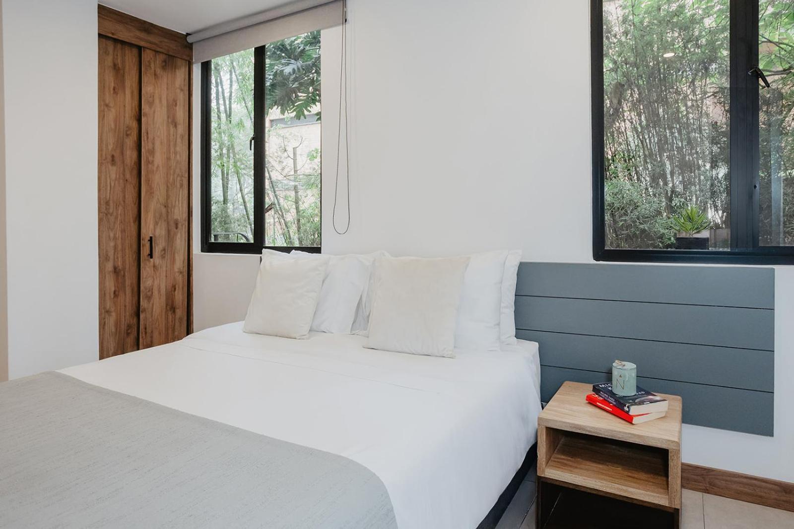 Hotel Nomadic
