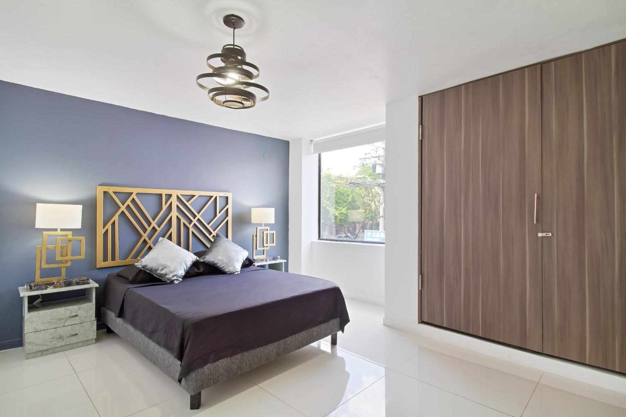 2 Bedroom Apartment - One Block From Lleras Park, P1 Apartamento *