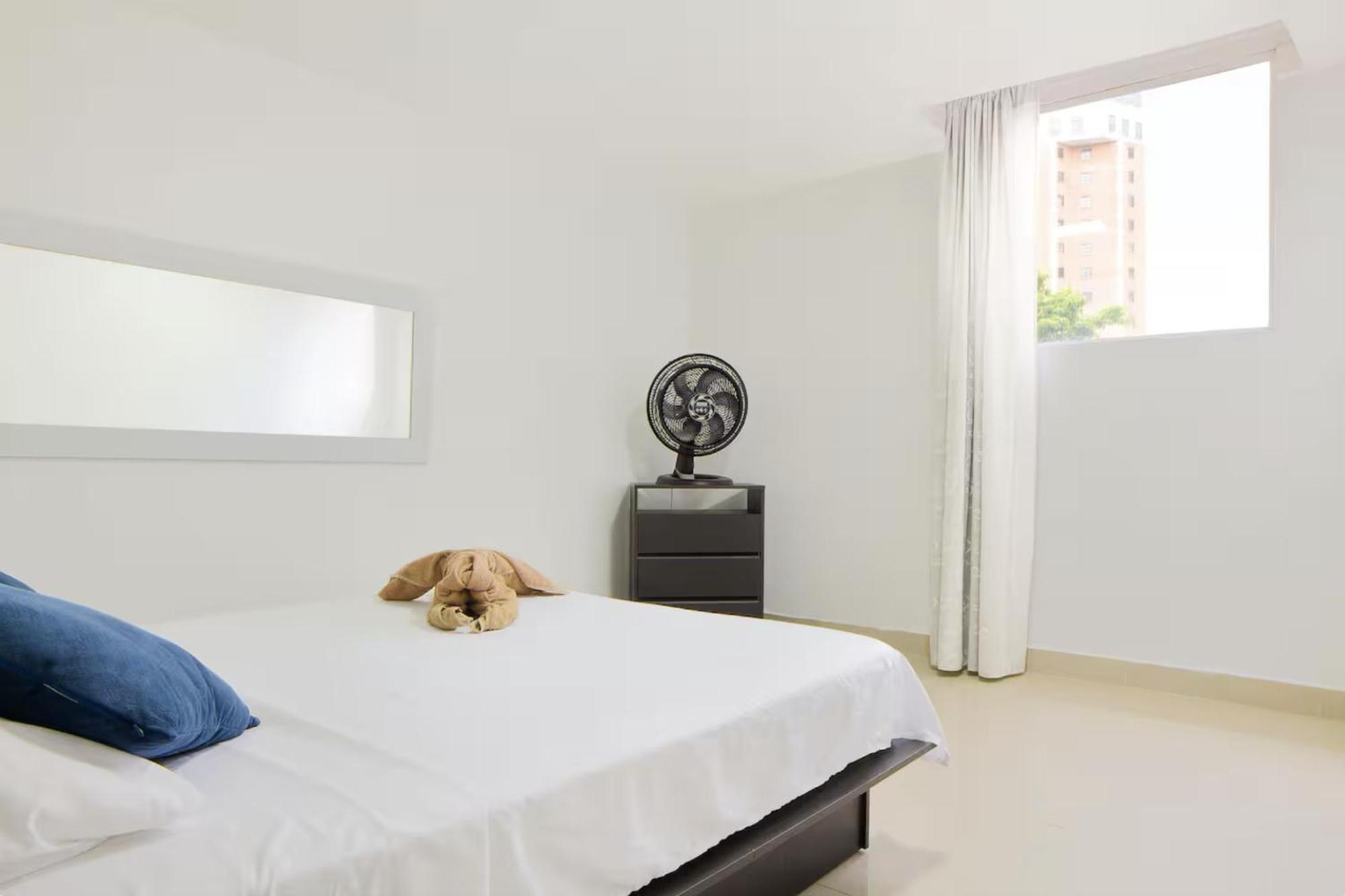 6 Bedroom Apart, With Arcade Machine, One Block From Lleras Park * Medellin