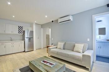Hotel Oasis Suites