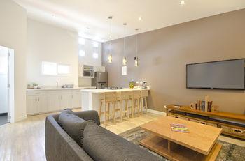 Hotel Oasis Suites