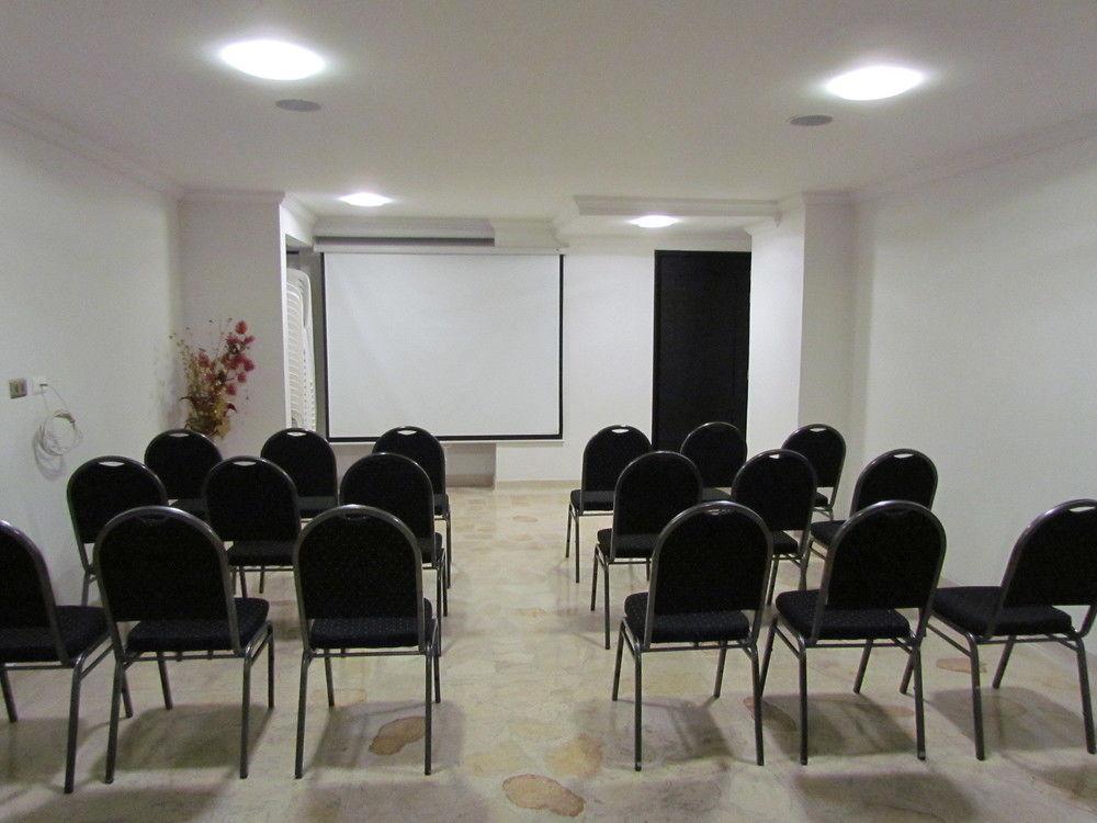 Calasanz Real Hotel