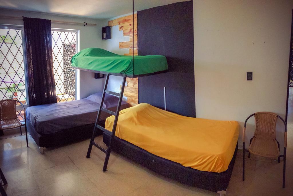 Blackpine Hostal *