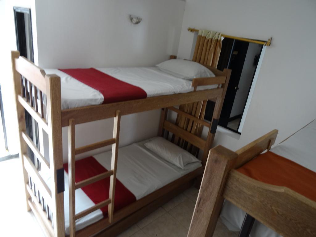 Relax 10 Hostel *
