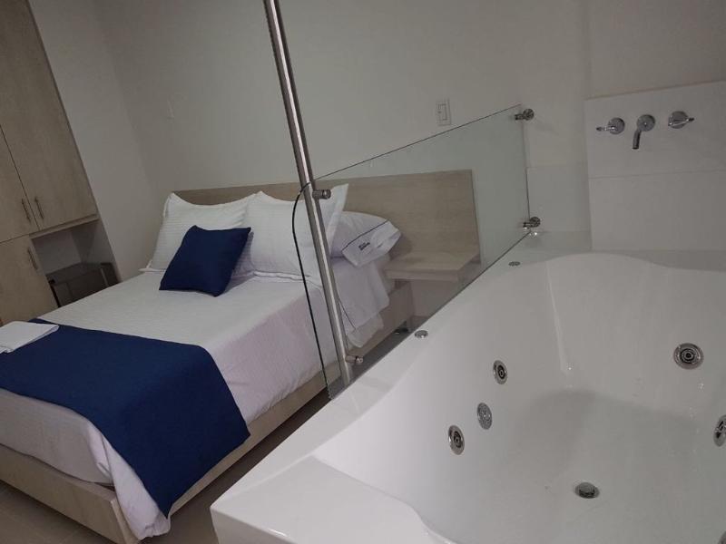 Hotel Laureles Plaza