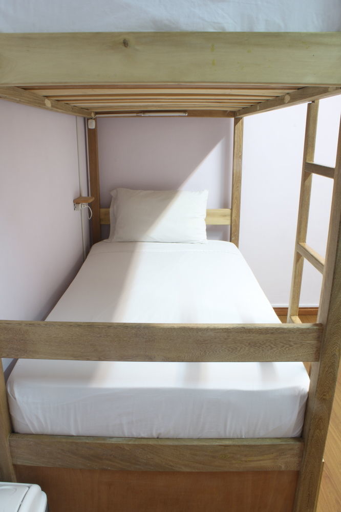 Purple Monkey Hostal *