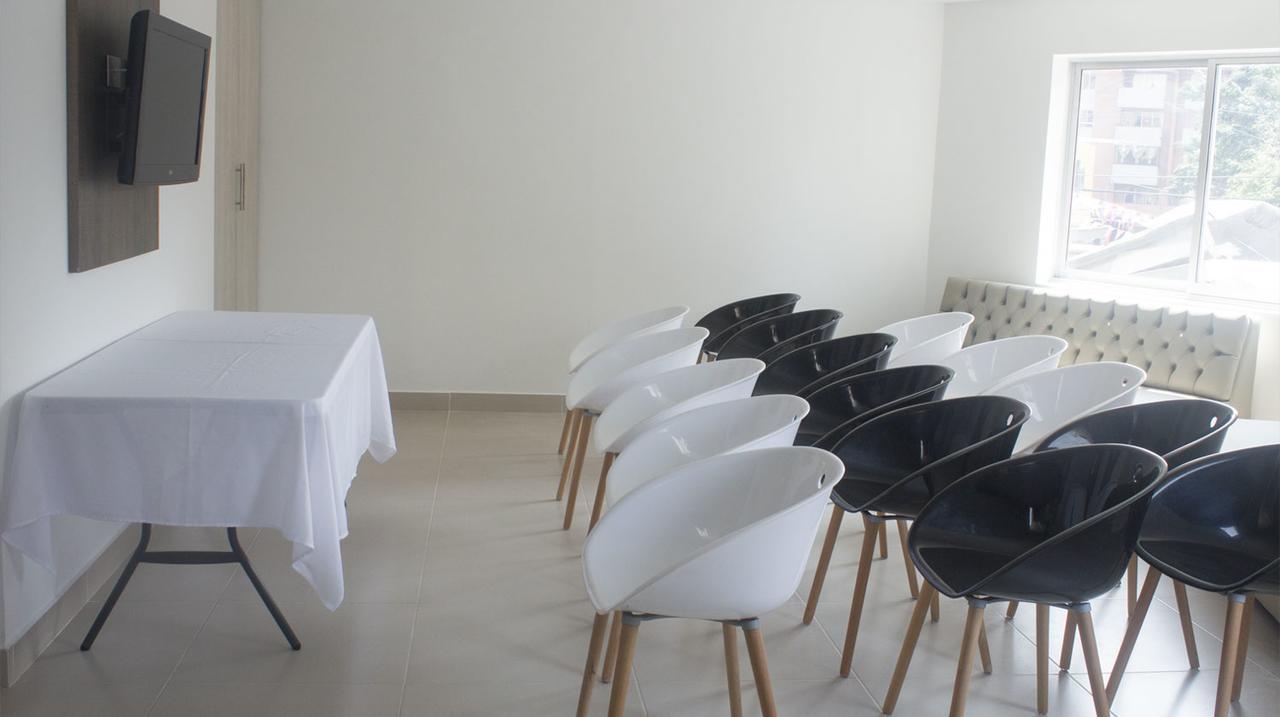 Leuroz Hotel 4*