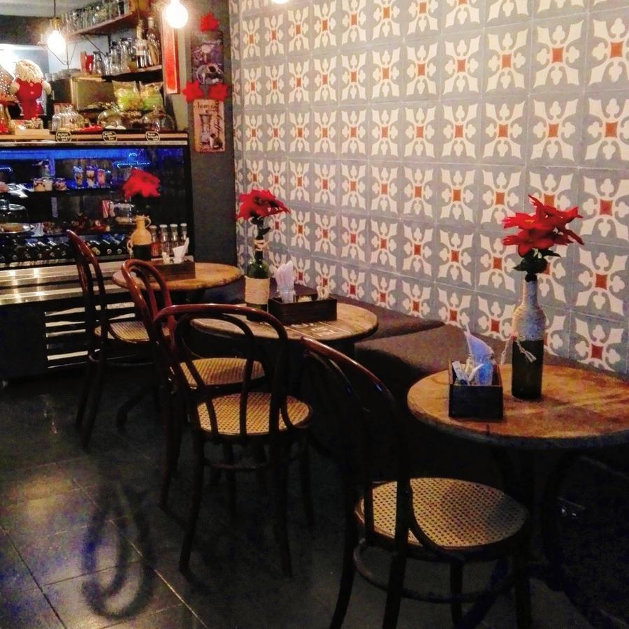 Hostal Antique House *