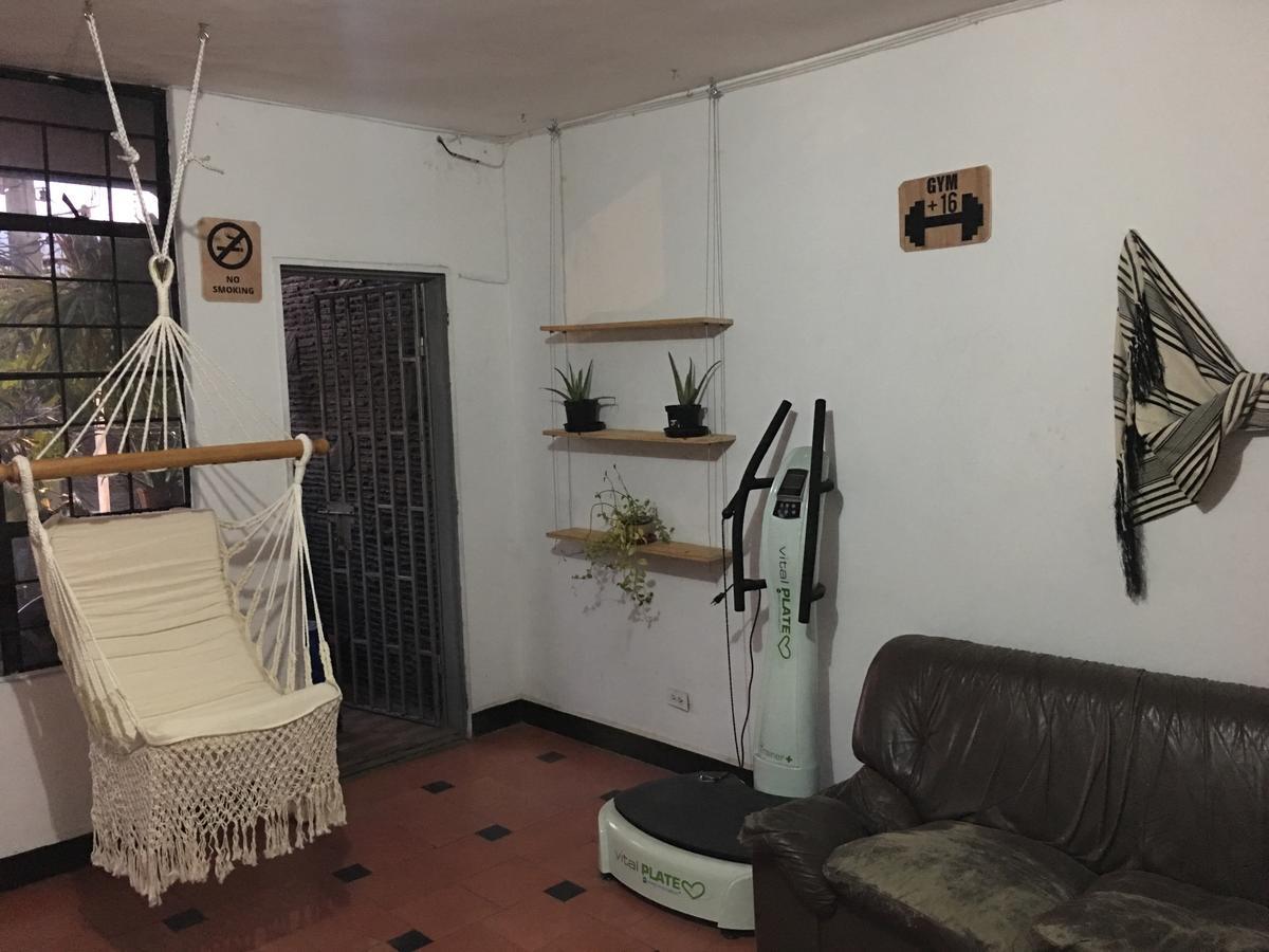 Natural House Hostal *