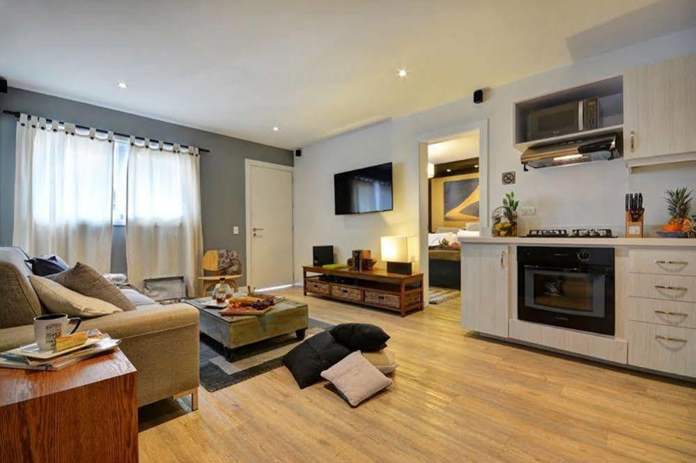 Oasis Suites Hotel 4*